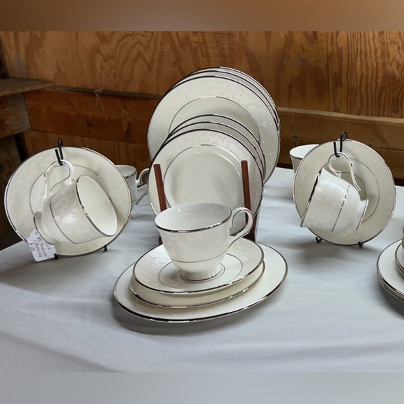 Lenox Other - Lenox Opal Innocence Set